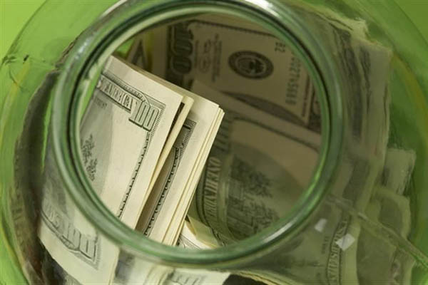 Доллар уже 15,20 вкладчики депозитов в гривне потеряли 50% от вклада