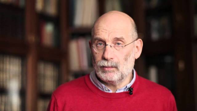 Борис Акунин предсказал скорою революцию в России и смену власти