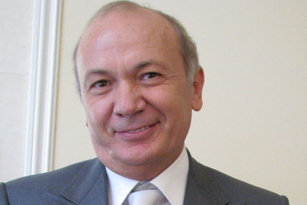 Пока за рубежом счета Иванющенко замораживают, в Украине он достраивает свой замок