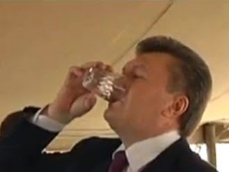 В ГОДОВЩИНУ МАЙДАНА ЯНУКОВИЧ НАПИЛСЯ И ЗАПЛАКАЛ