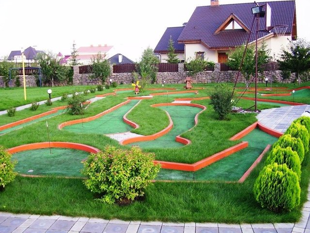 Чиновники, годами грабившие Украину, до сих пор проживают в Конча-Заспе