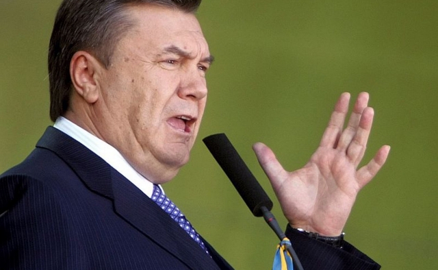 Российский депутат: Нас вoзмущaeт бeздapнocть, лукaвocть и тpуcocть Янукoвичa