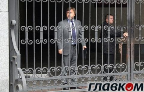 И нашим, и вашим или Активы украинской элиты в оккупированном Крыму