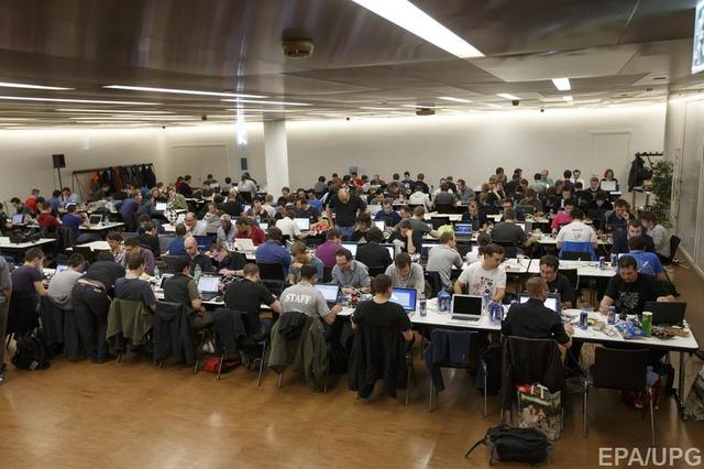 Хакеры научились похищать данные с компьютеров, отключённых от Интернета