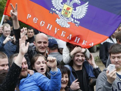 Чим живуть сім’ї очільників "ЛНР": стрип-бари, кальян і суші