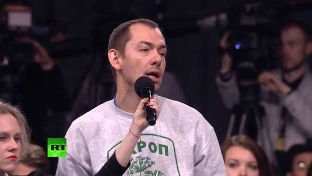 Два прямых вопроса Путину от украинского журналиста