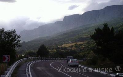 Украина прекращает автомобильное сообщение с Крымом