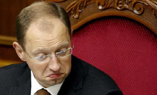 Кадри Яценюка з присмаком вати