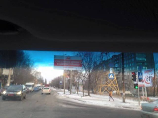 Покаялись и передумали? В Донецке ставят борды за единую Украину