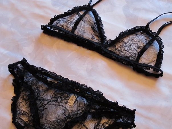 У Криму з 1 січня заборонили мереживні труси