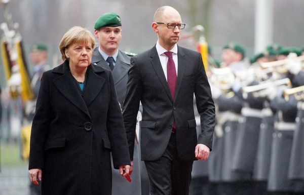 Воссоединение Крыма с Украиной - одно из условий отмены санкций против РФ, — Меркель