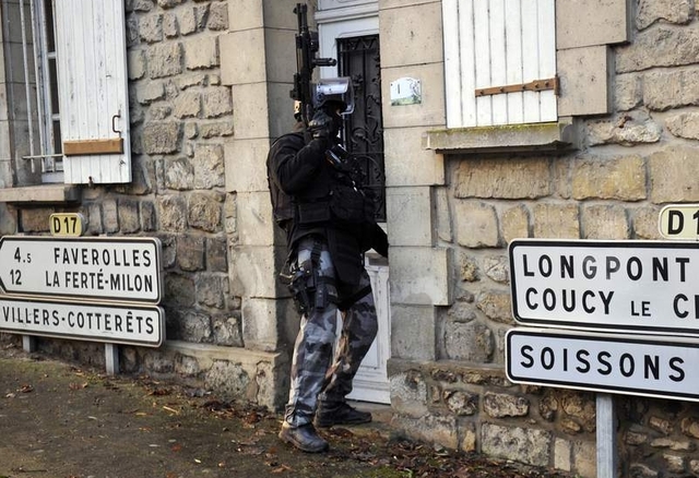 Во Франции идет спецоперация по задержанию террористов. Есть жертвы