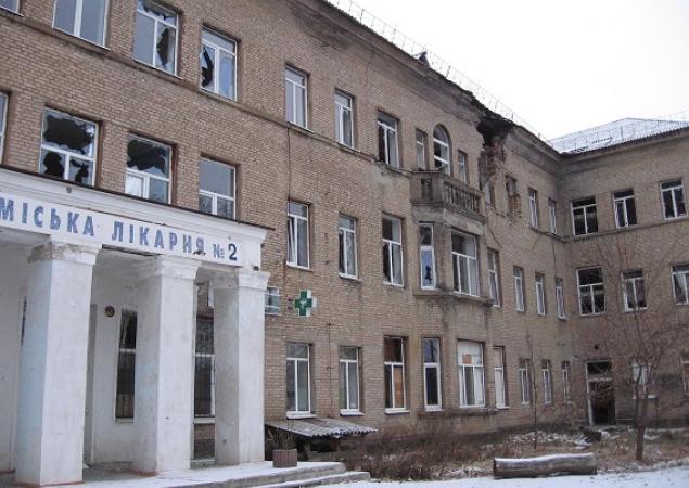 Здравоохранение в "ЛНР": врачи и медсёстры бесплатно моют полы