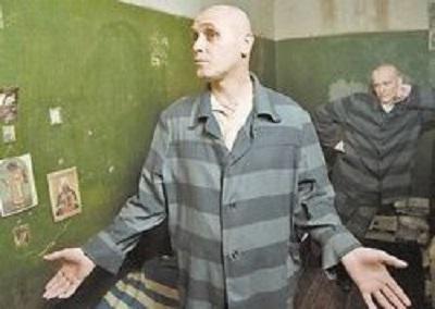 В российских тюрьмах буйных «зеков» усмиряют государственным гимном