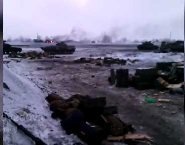 Бой на блокпосту ВСУ против бронетанкового батальона боевиков (видео 16+)