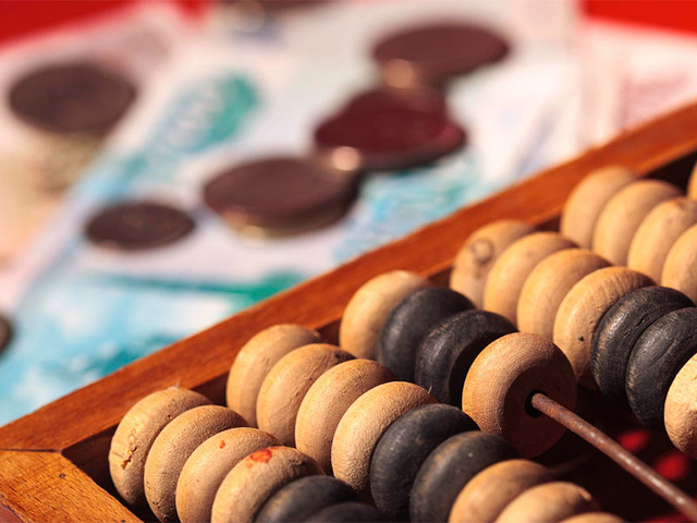 Бюджетникам Криму скорочують виплати, - ЗМІ