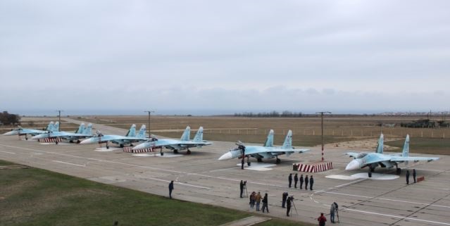 Ситуация в Крыму: армия России проверяет боеготовность военных баз на полуострове