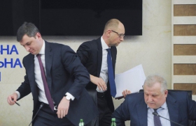 Орехи раскололи налоговую, таможню и милицию