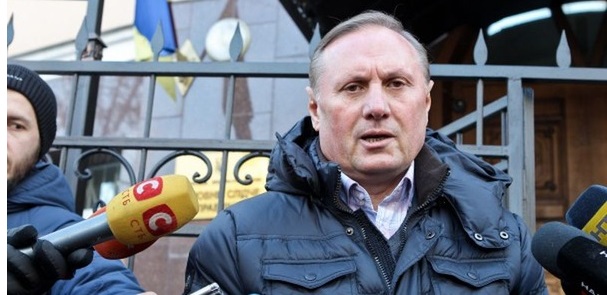 Перед судом Ефремов пожаловался, что его дом в Луганске разграбили