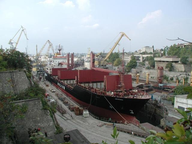 Оккупанты «национализируют» Севастопольский завод Порошенко