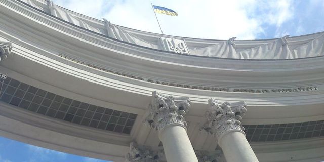 МИД не рекомендует украинцам ездить в Россию