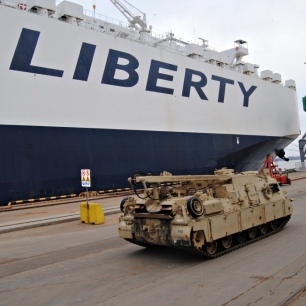 В порту Риги вивантажено танки, бронемашини піхоти загальною кількістю 120 одиниць