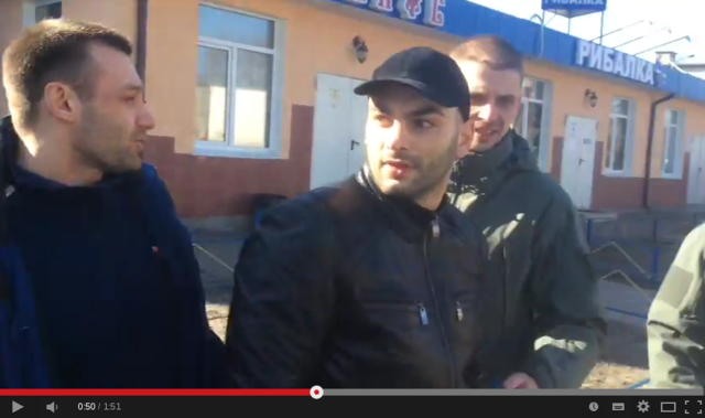 У Києві тітушки невдало напали на волонтерський склад. ВІДЕО