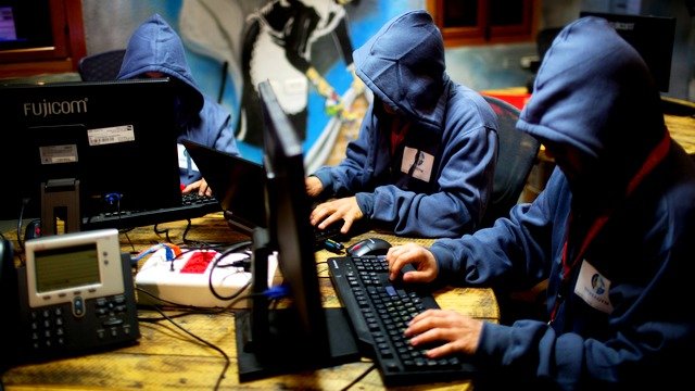 Как работает “интернет-армия” Путина. Взгляд изнутри