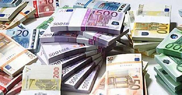 Євро почало падати, чи зашкодить це Україні