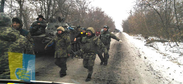 Швидка допомога. Як медики вивозять поранених бійців з аеропорту