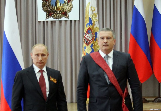 Кримські татари «віддячили» Аксьонову, виклавши компромат на зрадника