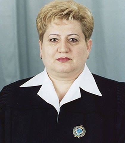 Судья Любовь Перепелюк решила срубить с коллеги 15 тысяч долларов