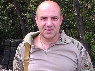 Волонтёр: о разрушенных Песках, "злодее" Яроше и "подшефных" роженицах