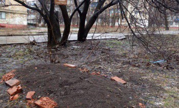 В Первомайске погибших хоронили у подъездов
