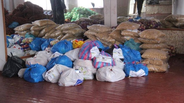 Блогер: ФСБ России и Плотницкий воруют гуманитарку в Луганске