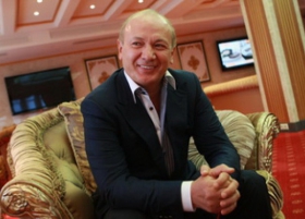 Юра Єнакіївський продовжує заробляти на харчах для армії