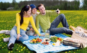 Скільки буде вихідних на травневі свята в Україні?