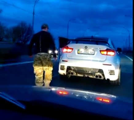 Рівненський мажор на "BMW Х6" вдає з себе героя АТО