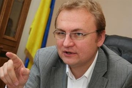 Садовий “наїхав” на мера Тернополя