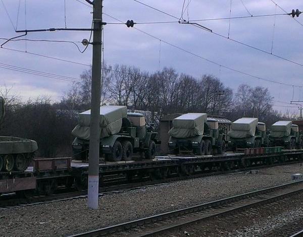 На Украинской границе с РФ стоит эшелон с "Градами" и "Буратино" для боевиков