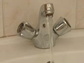 Перебои с горячей водой будут до осени. Платежки киевлян "зависли"