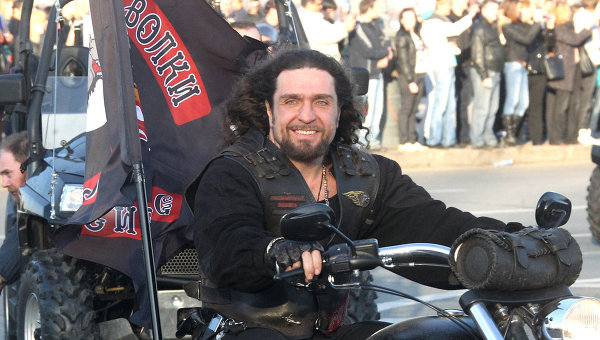 "Волки позорные": "Ночные волки" наняли охрану, чтобы проехаться по Санкт-Петербургу