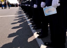 У выпускников вузов «отберут» пластиковые дипломы