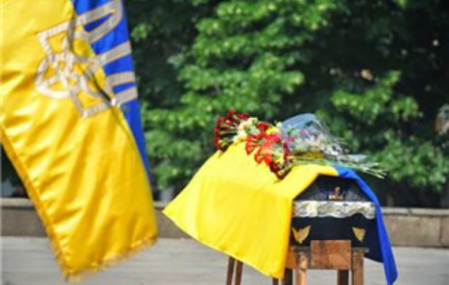 Украинка похоронила трех сыновей, погибших на Донбассе