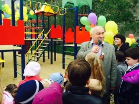 Как процветает бизнес экс-депутатов от ПР на оккупированных территориях