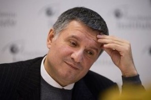 “Он – идиот”: Аваков “відреагував” на колорадську стрічку нардепа