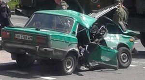 В Донецке «ополченцы» на грузовике въехали в «Жигули»