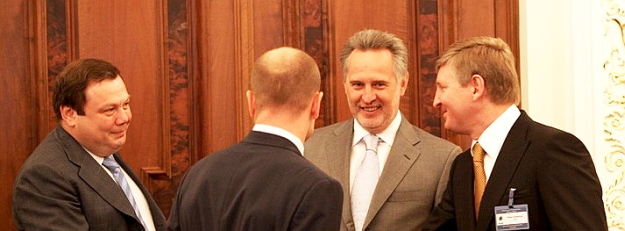 Олігархи, Яценюк і Порошенко. Трикутник влади