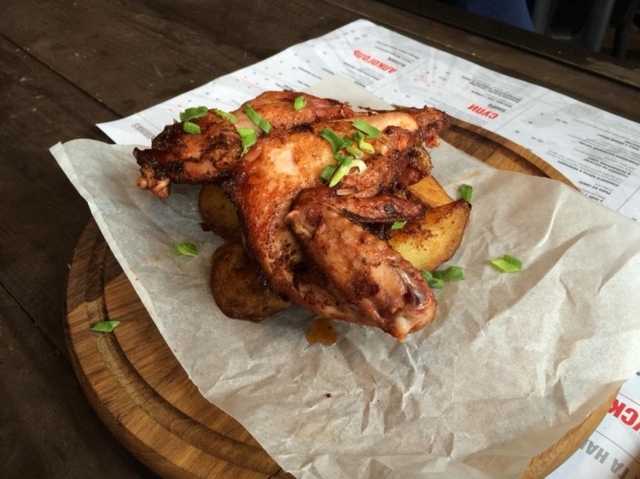 У Львові госпіталізували 24 особи після обіду в ресторані «Правда»