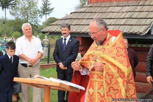 Батько сину – тобі ще свого ростити: депутат записався до війська замість свого нащадка